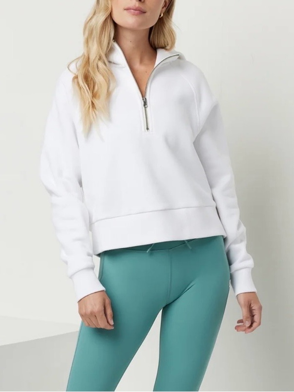 NWOT Vuori Restore Half Zip Hoodie Fleece Hoodie Athleisure Cropped Gym Top M - Picture 3 of 9